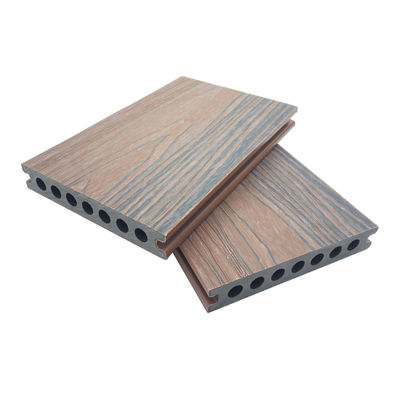 El Decking compuesto triple de la protuberancia de WPC Co dirigió el piso 21x145m m