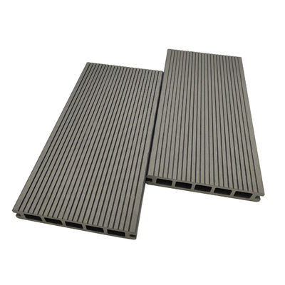 El Decking compuesto reciclado WPC amistoso de Eco sube 3D grabado en relieve 2,4 M