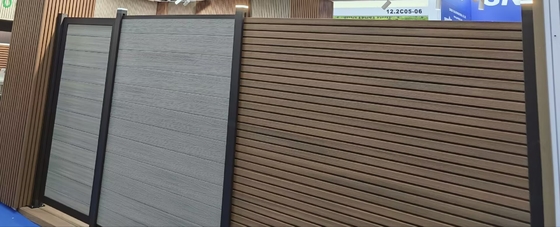 Revolucionar su entrada con nuestras puertas al aire libre de WPC