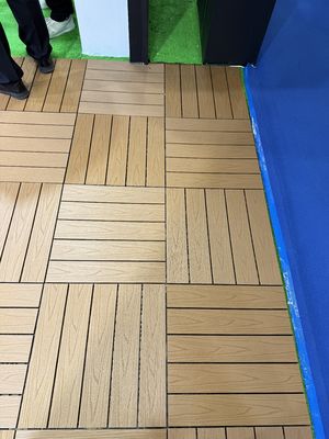 Pisos de WPC Luxury Series 500x500: la artesanía define la excelencia