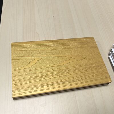 PANELES METÁLICOS DE WPC CON TERRAZAS DE LUJO PATINA GLIMMER GOLD