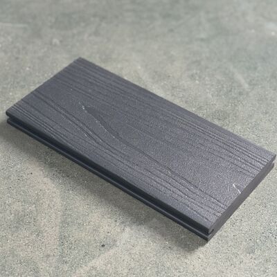 WPC ARQUITECTÓNICO EN METAL LÍQUIDO ACABADO GRAFITO PLATA TARIMA DE WPC