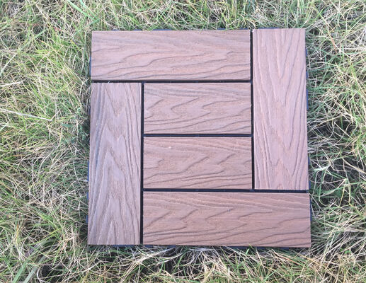 La cubierta al por mayor de DIY WPC teja el suelo al aire libre durable de los 30*30CM para el uso residencial