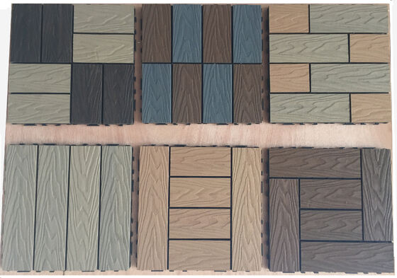 La cubierta de DIY WPC teja el suelo al aire libre del grano de madera natural de los 30*30CM para el patio casero