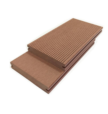 Tableros exteriores compuestos plásticos de madera grabados en relieve de la cubierta WPC 20 pies